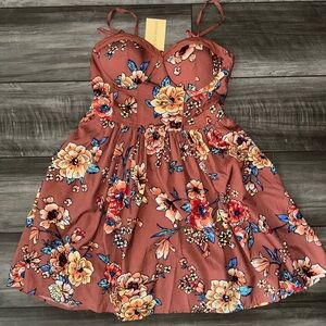 Orange and White Sundress with Sweetheart Neckline for Wedding Guest